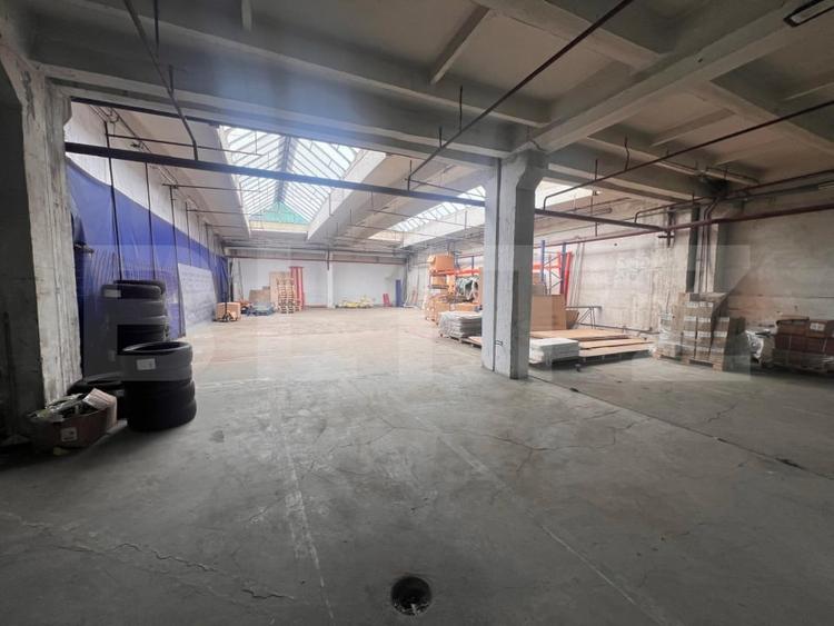 Spațiu industrial, de 450 mp, în Mofleni