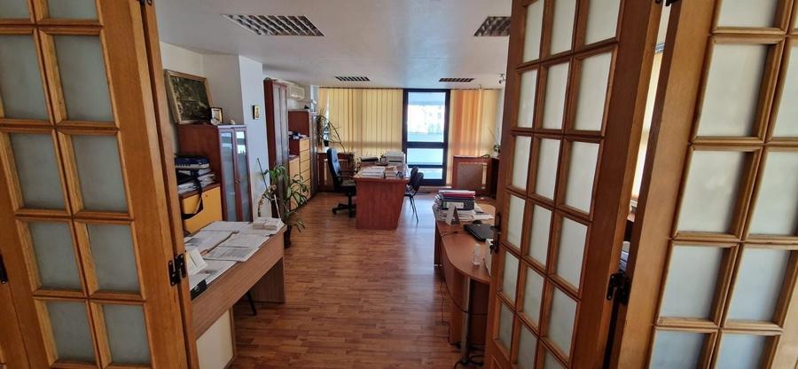Birou, de 384 mp, în Mihai Bravu