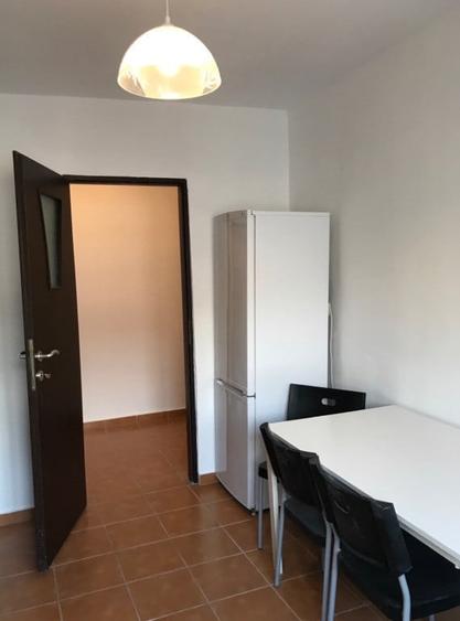 Apartament cu 4 camere decomandat în Moșilor