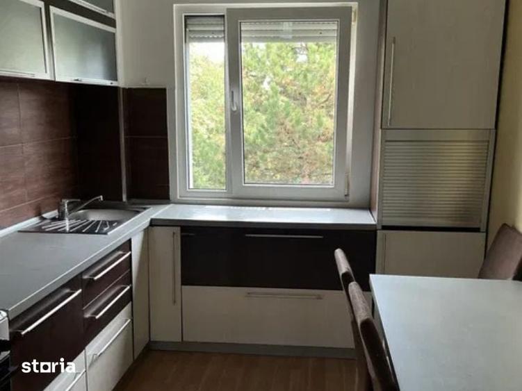 Apartament cu 3 camere semidecomandat în Mărăști