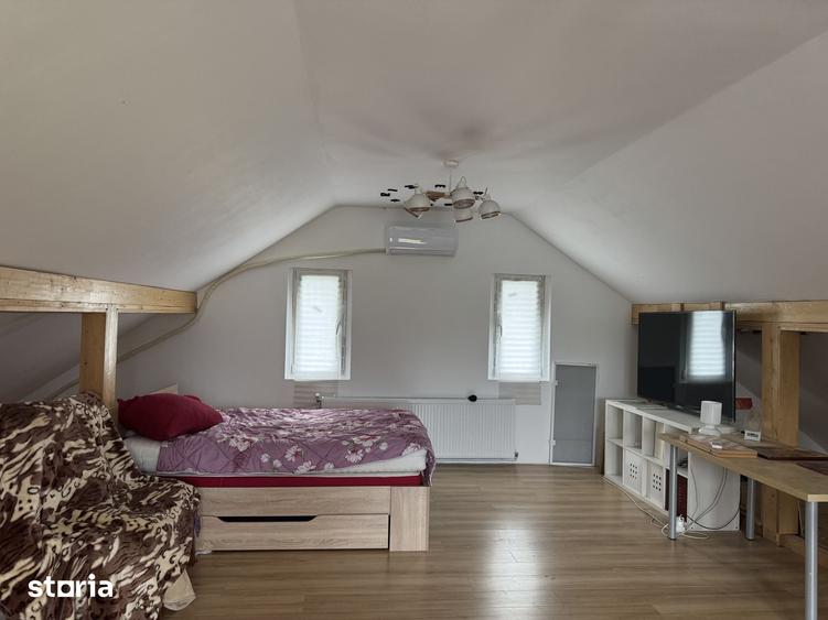 Casă cu 6 camere cu Teren 1500 Mp în Girov