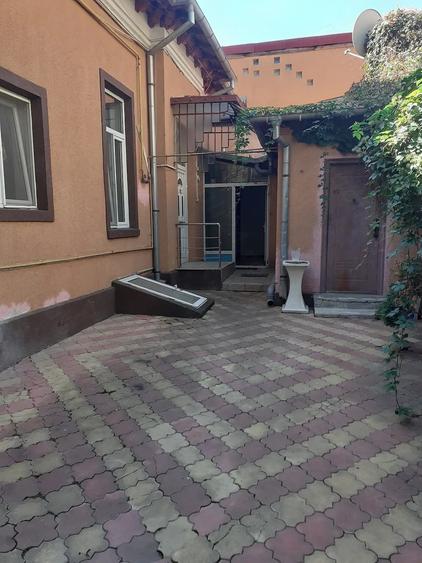 Apartament cu 2 camere decomandat în P-ța Victoriei