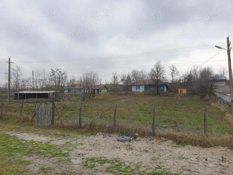 Casă cu 2 camere în Podeni