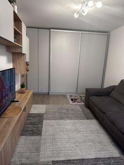 Apartament cu 2 camere decomandat, mobilat în Eroii Revoluției