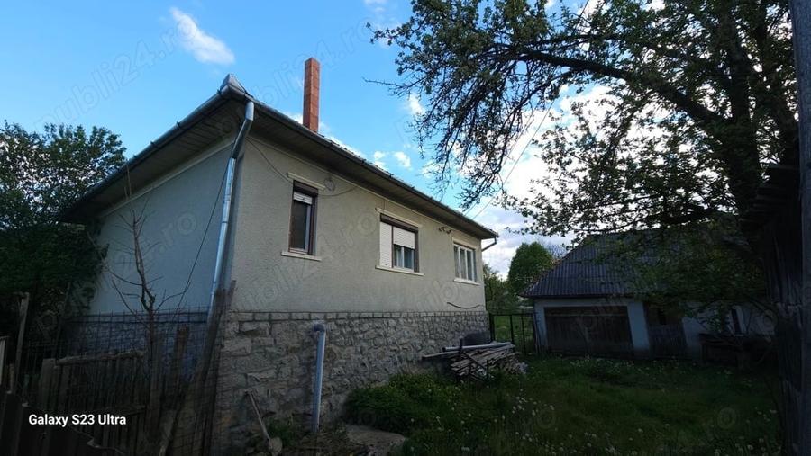 Casă cu 4 camere cu Teren 3030 Mp în Vale