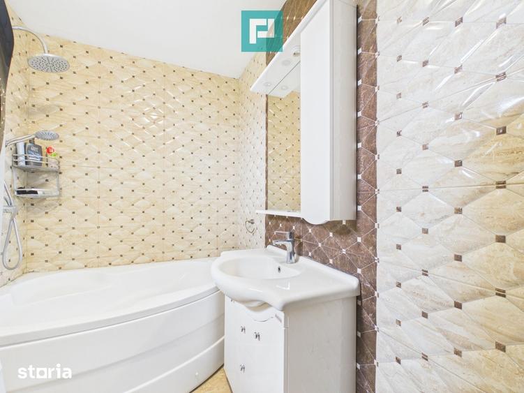Casă cu 6 camere cu Teren 619 Mp în Central