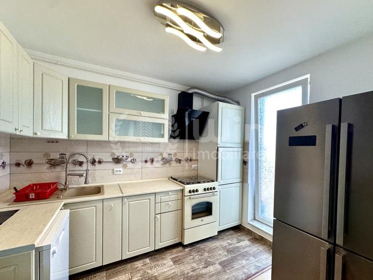 Apartament cu 3 camere semidecomandat, mobilat în Andrei Mureșanu