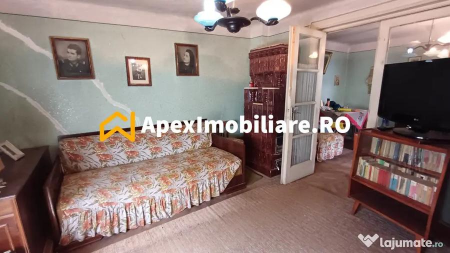 Casă cu 2 camere cu Teren 170 Mp în Petricani