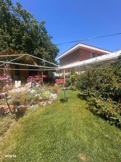 Casă cu 4 camere în Palazu Mare