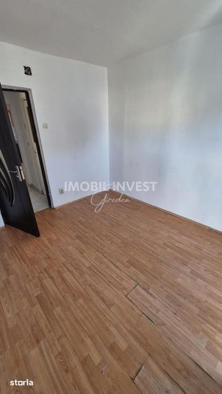 Apartament cu 3 camere în Cetate