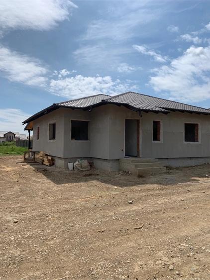 Casă cu 7 camere cu Teren 420 Mp în Central