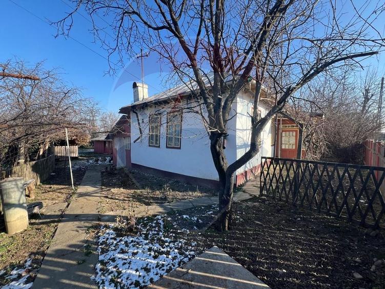 Casă cu 4 camere cu Teren 1000 Mp în Mihălceni