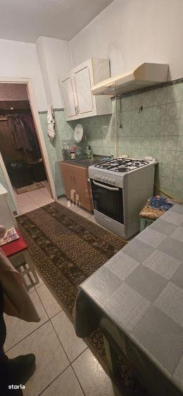 Apartament cu 4 camere decomandat, mobilat în Berceni