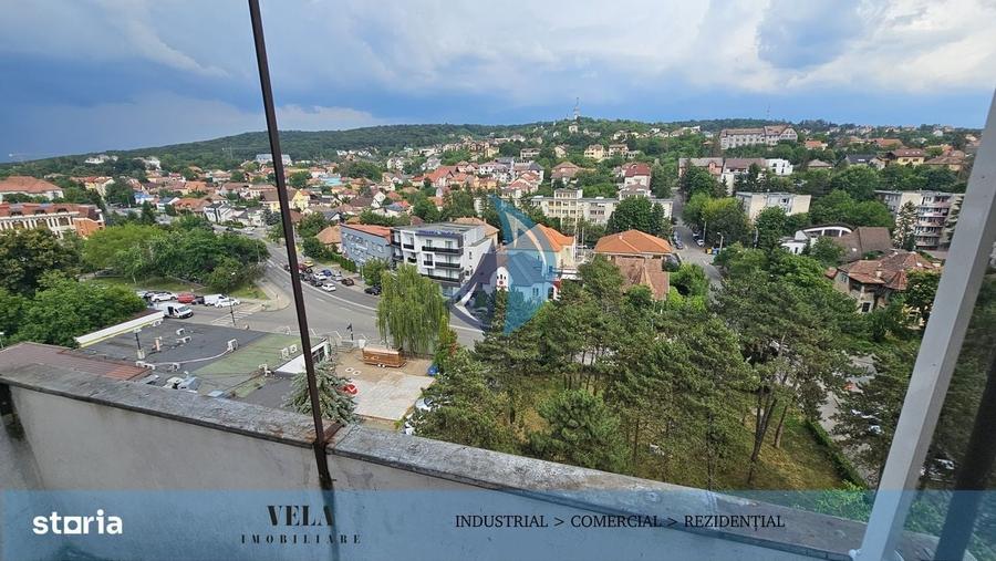 Apartament cu 3 camere decomandat în Cornișa