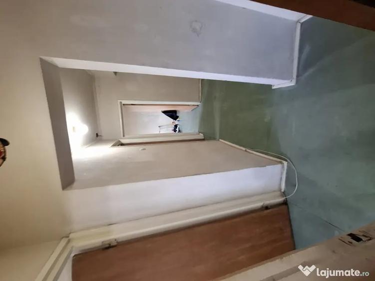Apartament cu 3 camere decomandat în Drumul Taberei