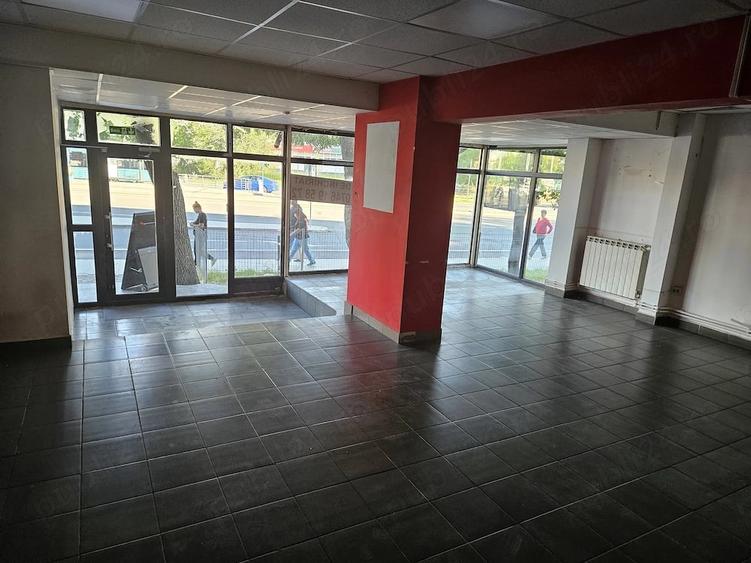 Spațiu comercial, de 60 mp, în Micro 40