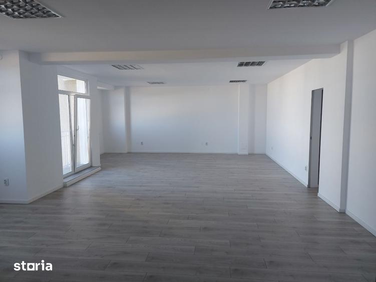 Birou, de 90 mp, în Centrul Civic