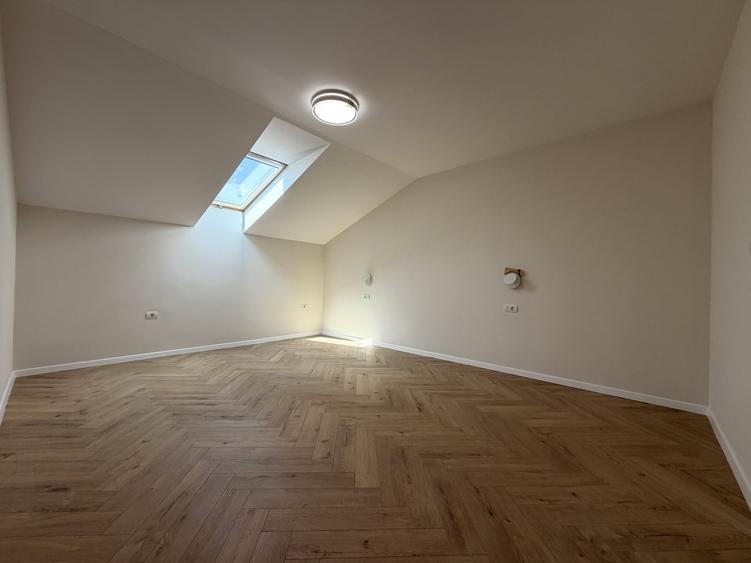 Apartament cu 3 camere decomandat în Soarelui