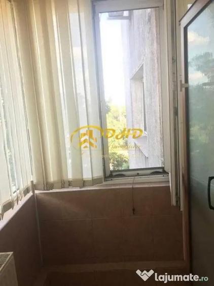 Apartament cu 2 camere decomandat în Nicolina