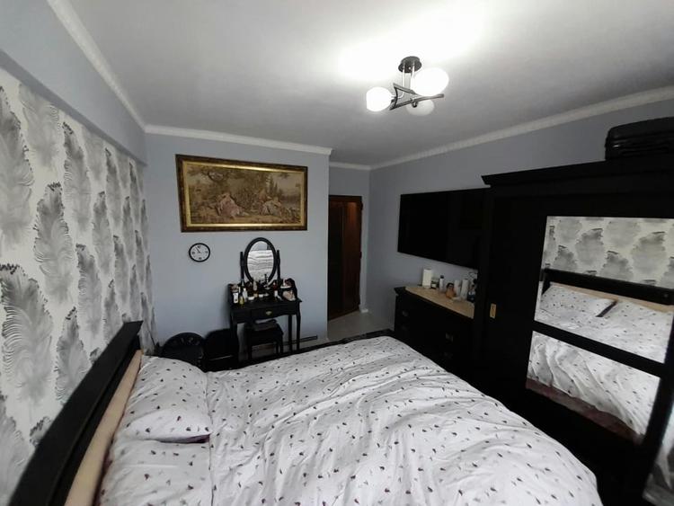 Apartament cu 3 camere decomandat, mobilat în Sud