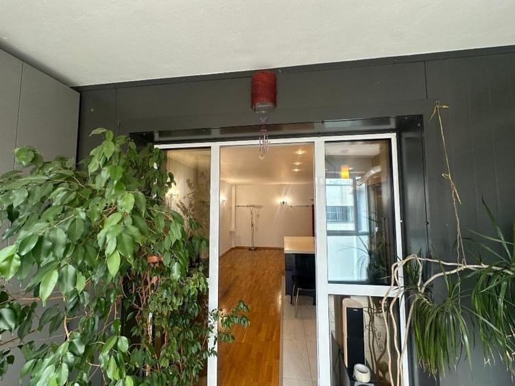 Apartament cu 4 camere decomandat, mobilat în Calea Călărașilor