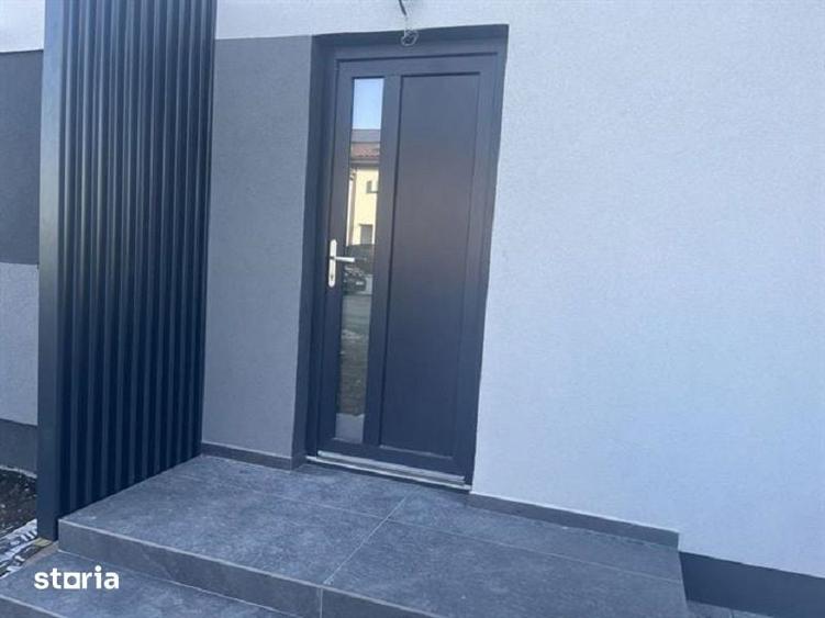Casă cu 3 camere cu Teren 300 Mp în Dumbrăvița
