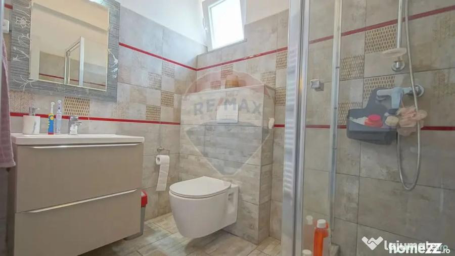 Casă cu 4 camere cu Teren 284 Mp în Bartolomeu