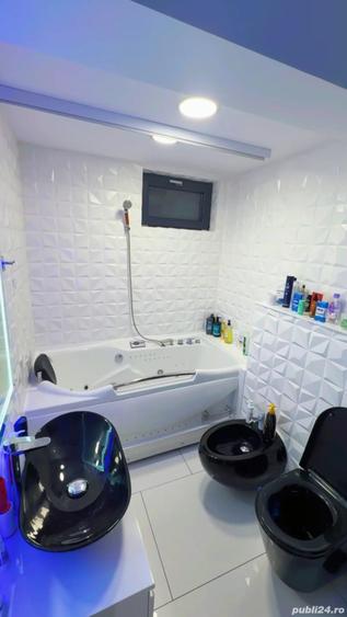 Apartament cu 3 camere decomandat în Peco