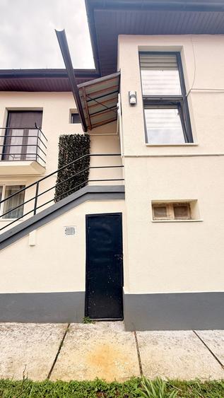 Duplex cu 3 camere cu Canalizare în Central