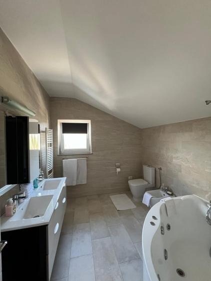 Casă individuală cu 3 camere cu Canalizare în Nord