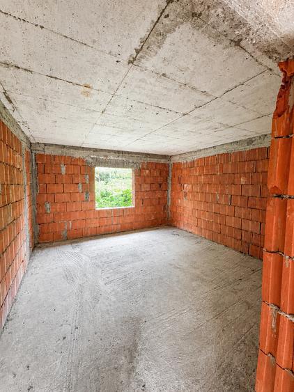Casă individuală cu 6 camere cu Teren 1294 Mp în Olanu