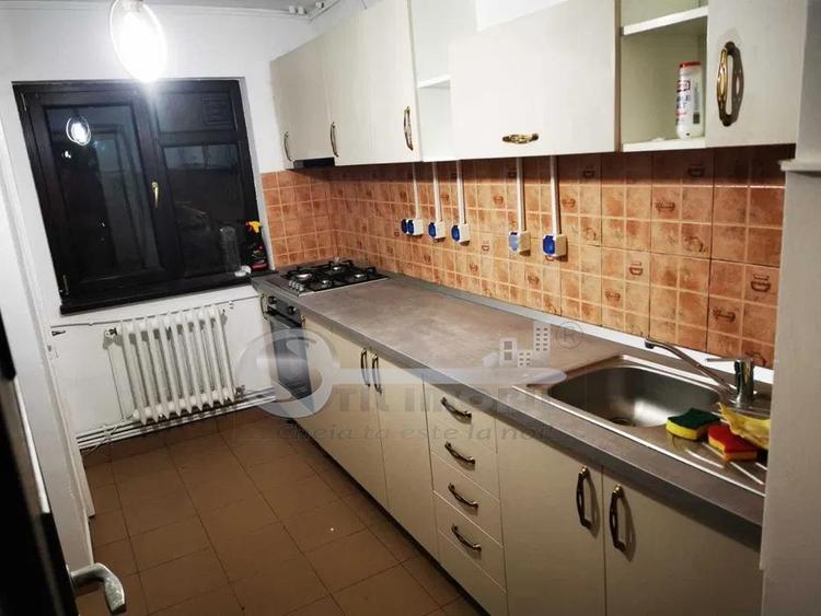 Apartament cu 3 camere decomandat în Hala Centrală