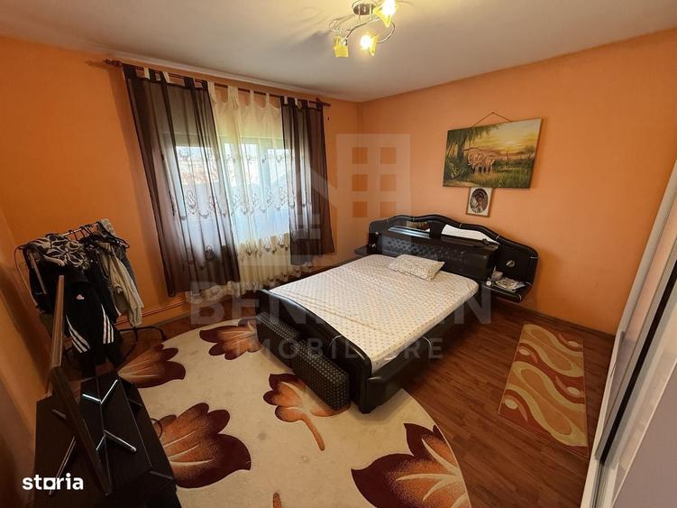 Casă cu 4 camere în Rovine