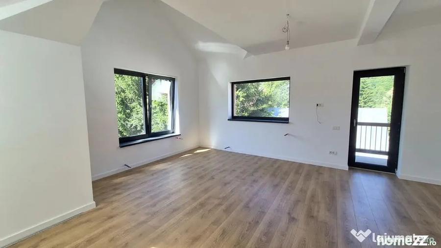 Apartament cu 4 camere decomandat în Zamora