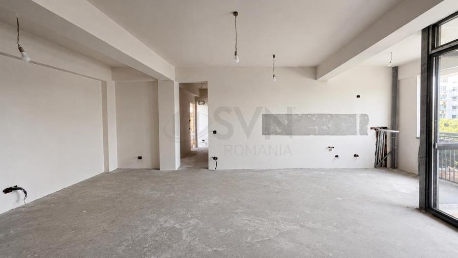 Apartament cu 3 camere semidecomandat în Ștefan cel Mare