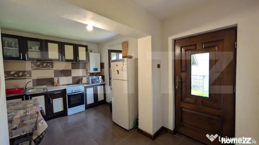 Casă cu 3 camere cu Teren 2180 Mp în Central