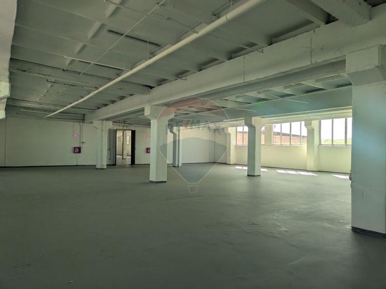 Spațiu industrial, de 720 mp, în Aeroport