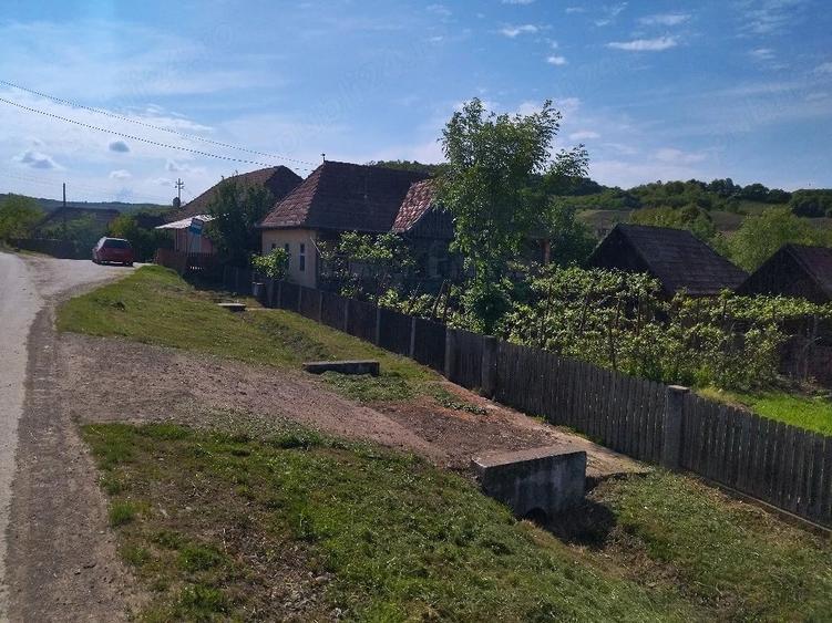 Casă cu 3 camere cu Teren 2900 Mp în Moișa