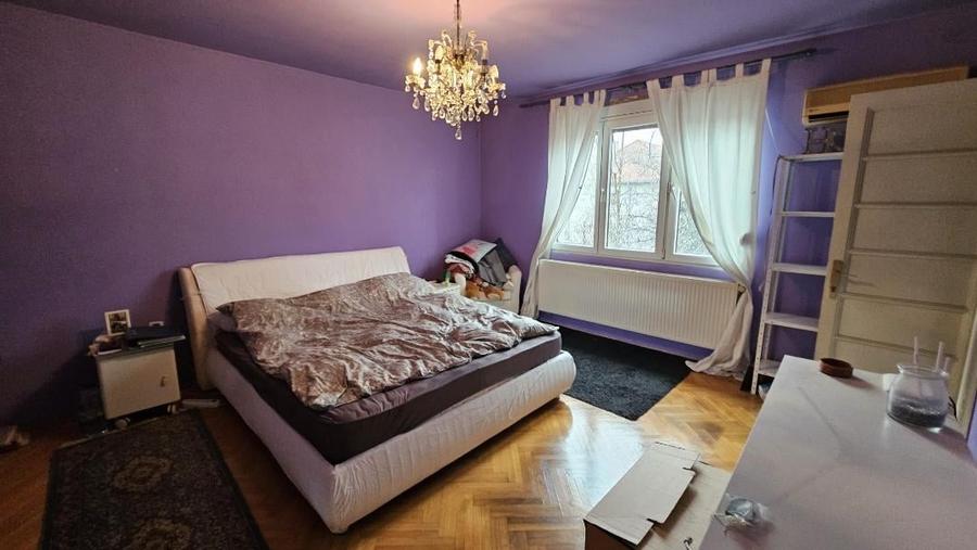 Casă cu 10 camere cu Canalizare în Casin