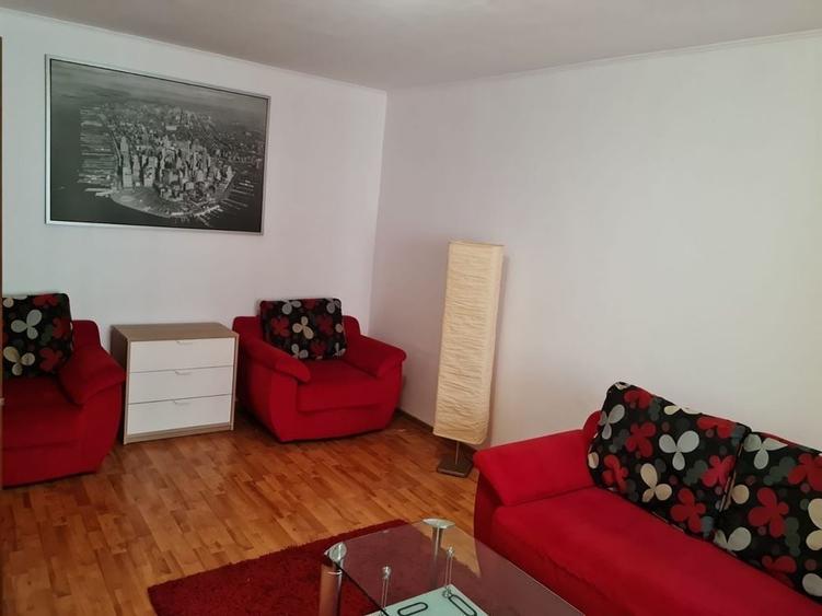 Apartament cu 2 camere decomandat, mobilat în Păcii