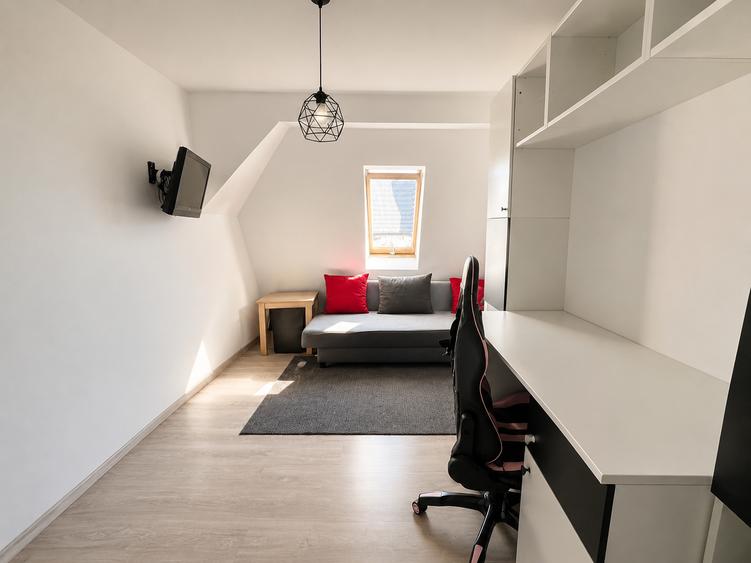 Apartament cu 3 camere decomandat în Dristor