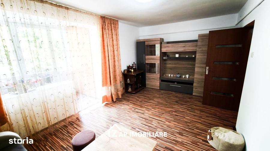 Apartament cu 3 camere decomandat în Tudor