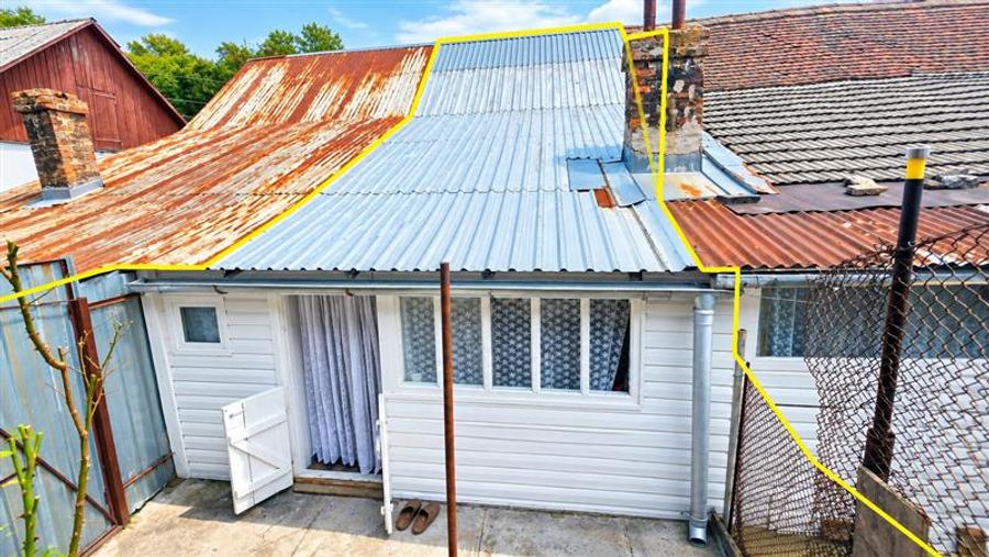 Casă individuală cu 2 camere cu Canalizare în Vest