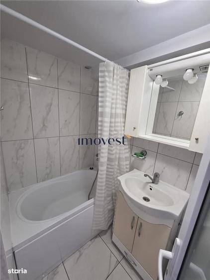 Garsonieră decomandată în Central