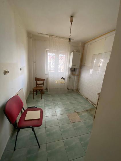 Apartament cu 3 camere decomandat, mobilat în Mărăști