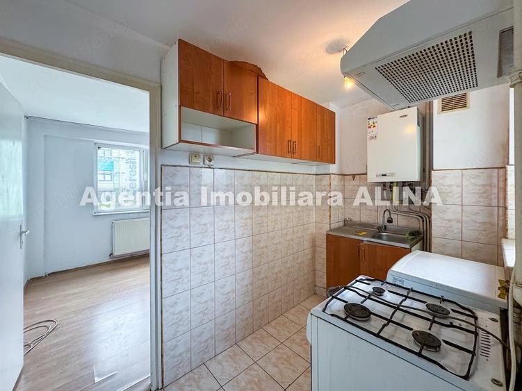 Apartament cu 2 camere decomandat în Micro 15