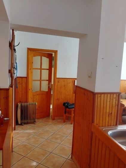 Apartament cu 2 camere decomandat, mobilat în Telecabinei