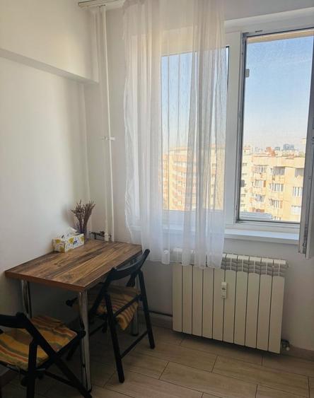 Apartament cu 3 camere semidecomandat, mobilat în Obor