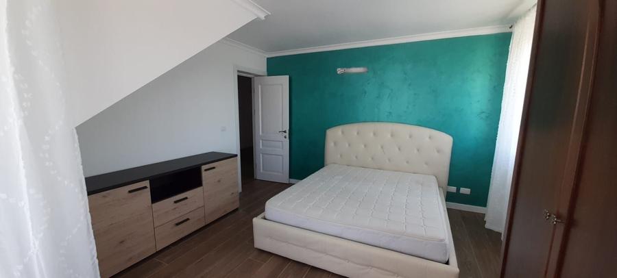 Casă cu 3 camere în Moara