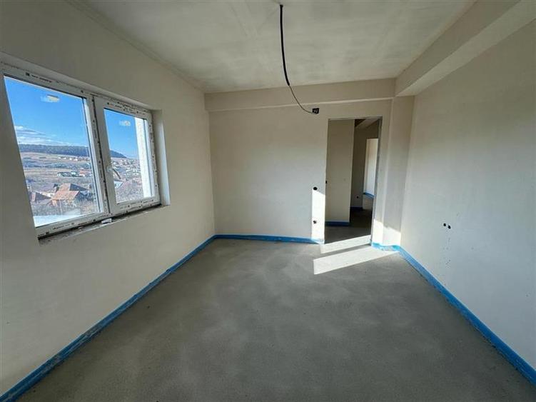 Duplex cu 5 camere cu Canalizare în Chinteni